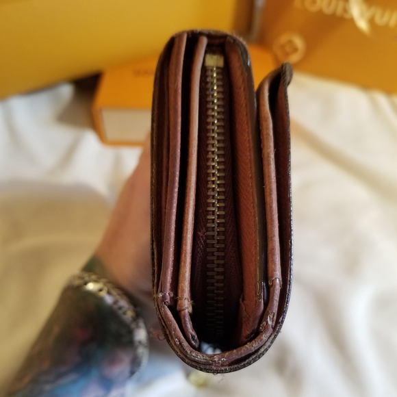 Louis Vuitton Monogram Porte-Monnaie Tresor Wallet - Picture 5 of 17